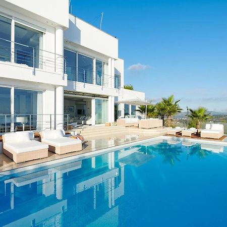 Lavish Villa With Infinity Pool And Views Santa Eulalia del Río Exterior foto